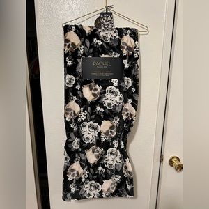 Rachel Roy skull roses halloween throw blanket 60” x 70”